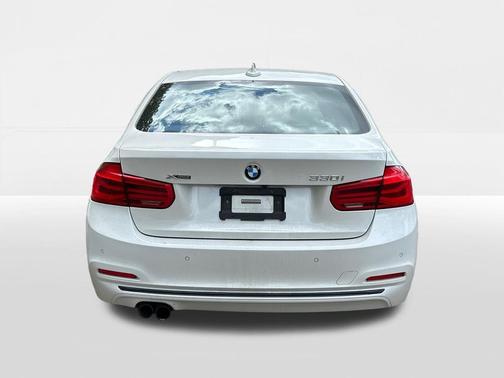 Mineral White Metallic 2017 BMW 330 xDrive