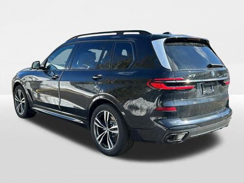 Black Sapphire Metallic 2026 BMW X7 xDrive40i