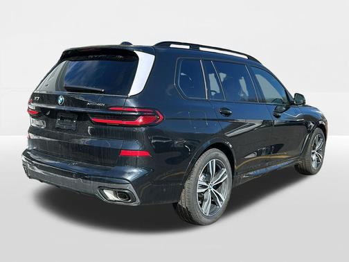 Black Sapphire Metallic 2026 BMW X7 xDrive40i