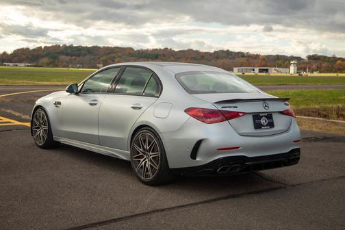 2024 Mercedes-Benz AMG C 63 S E Performance