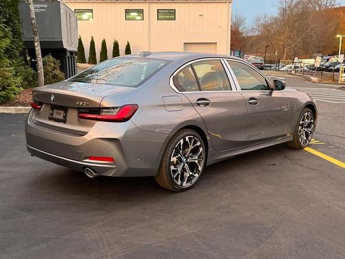2026 BMW 330 i xDrive