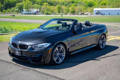 Black Sapphire Metallic 2015 BMW M4 Base