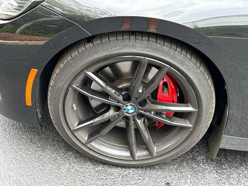 2022 BMW 230 i