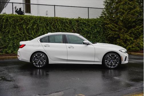 2025 BMW 330 i xDrive