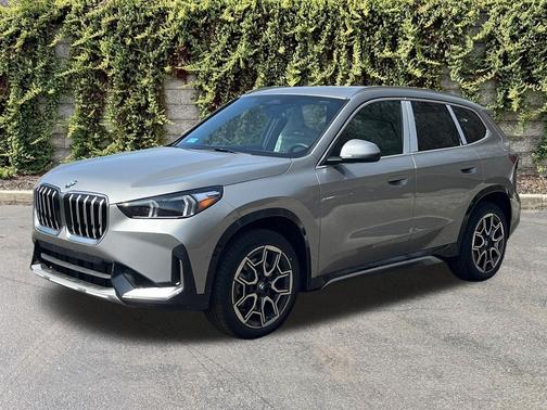 Space Silver Metallic 2026 BMW X1 xDrive28i