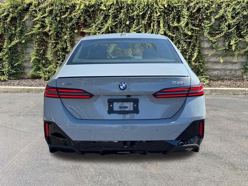 GREY 2027 BMW 530 i xDrive