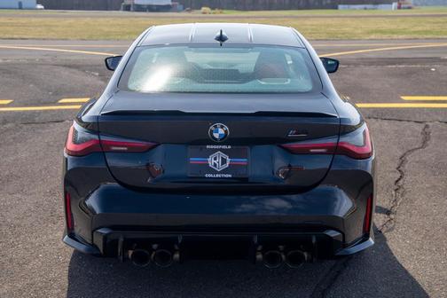 Black Sapphire Metallic 2022 BMW M4 Competition xDrive