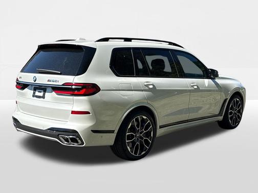 WHITE 2026 BMW X7 M60i