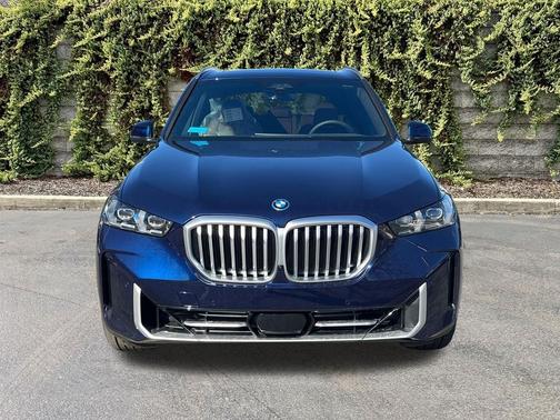 Tanzanite Blue II Metallic 2026 BMW X5 PHEV xDrive50e