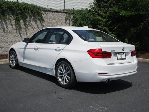 Alpine White 2018 BMW 320 i