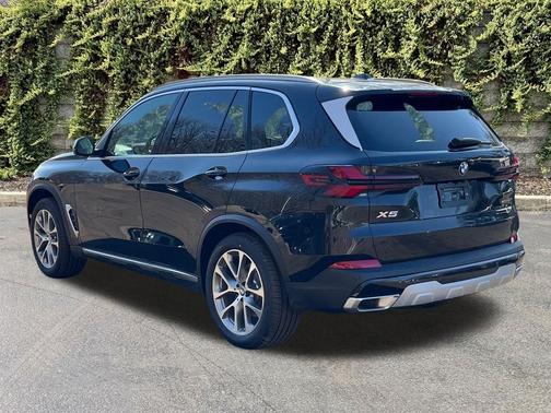 Black Sapphire Metallic 2026 BMW X5 xDrive40i