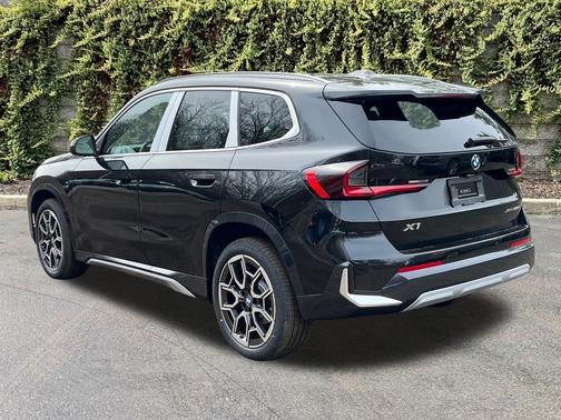 Black Sapphire Metallic 2026 BMW X1 xDrive28i