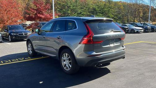 2021 Volvo XC60 T5 Momentum