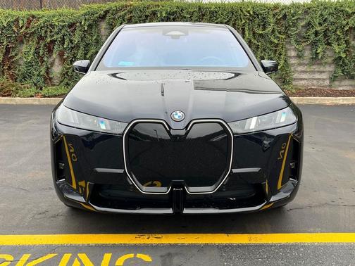 2026 BMW iX xDrive60