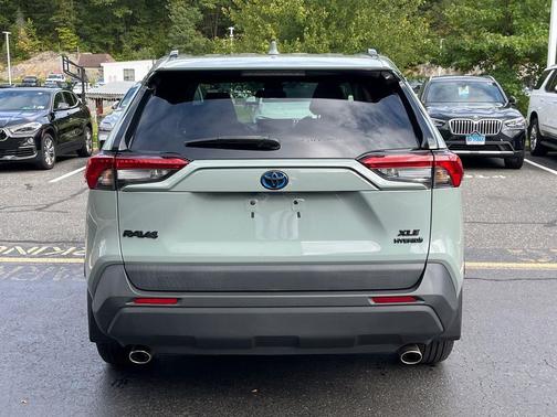 2021 Toyota RAV4 Hybrid XLE Premium