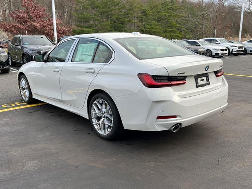 2026 BMW 330 i xDrive