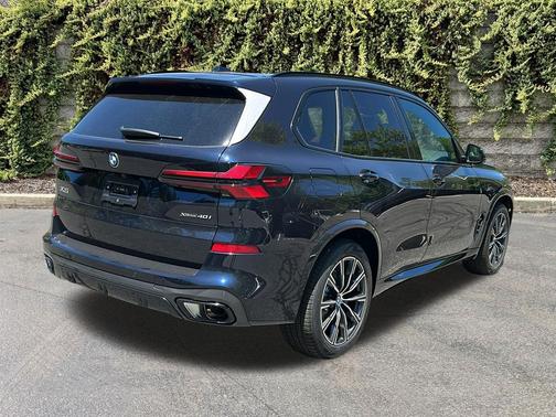 Carbon Black Metallic 2026 BMW X5 xDrive40i