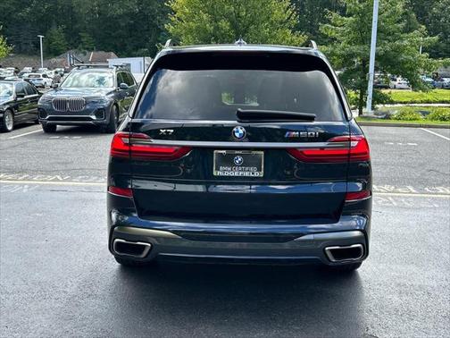 2022 BMW X7 M50i