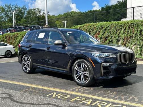 2022 BMW X7 M50i