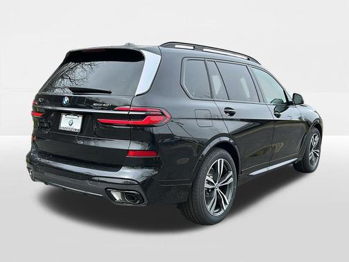 Black Sapphire Metallic 2026 BMW X7 xDrive40i