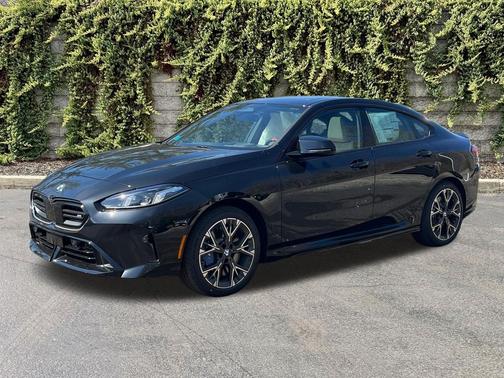 Carbon Black Metallic 2026 BMW X7 xDrive40i