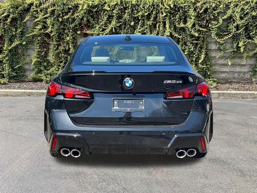 Carbon Black Metallic 2026 BMW X7 xDrive40i