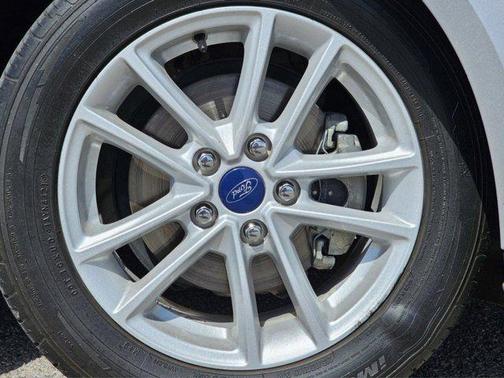 Ingot Silver 2017 Ford Focus SE