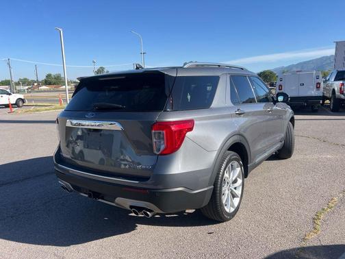 Gray Metallic 2023 Ford Explorer Platinum