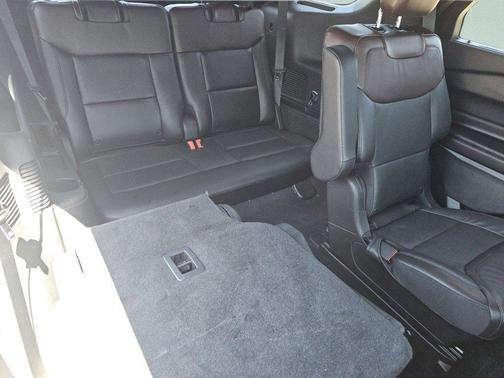 Gray Metallic 2023 Ford Explorer Platinum