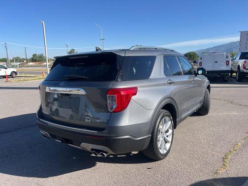 Gray Metallic 2023 Ford Explorer Platinum