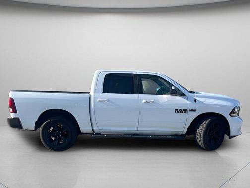 Bright White Clearcoat 2017 RAM 1500 Night