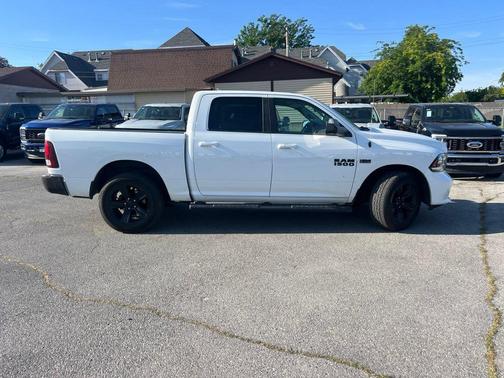 Bright White Clearcoat 2017 RAM 1500 Night