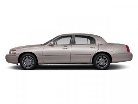2010 Lincoln Town Car Signature