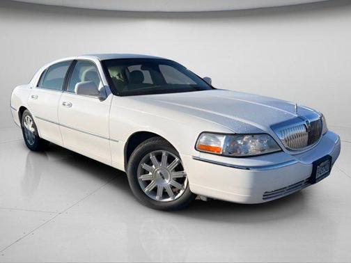 2010 Lincoln Town Car Signature