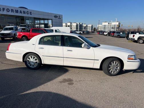 2010 Lincoln Town Car Signature