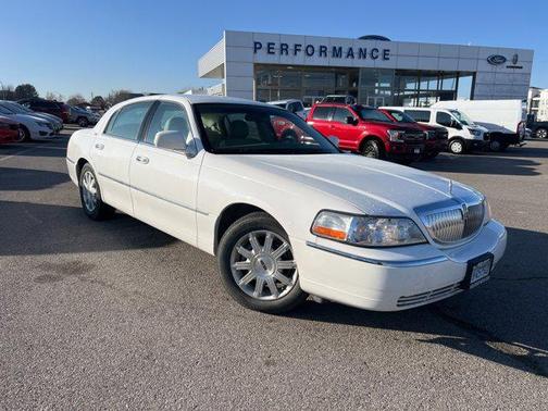 2010 Lincoln Town Car Signature