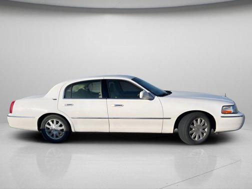 2010 Lincoln Town Car Signature