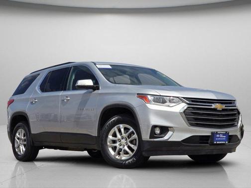 Silver Ice Metallic 2019 Chevrolet Traverse LT Cloth