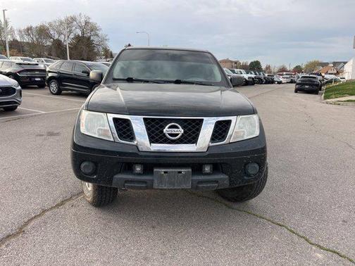 Magnetic Black Pearl 2019 Nissan Frontier SV