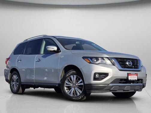 Brilliant Silver Metallic 2020 Nissan Pathfinder SL