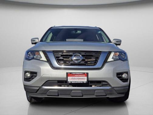 Brilliant Silver Metallic 2020 Nissan Pathfinder SL