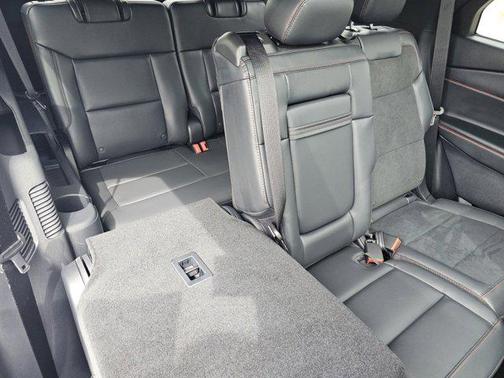 Star White Metallic Tri-Coat 2026 Ford Explorer ST