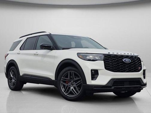 Star White Metallic Tri-Coat 2026 Ford Explorer ST