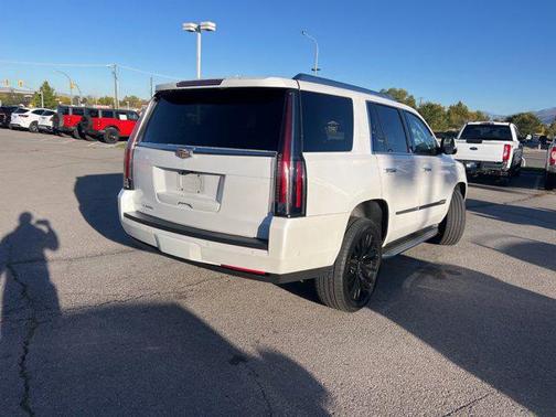 2019 Cadillac Escalade Luxury