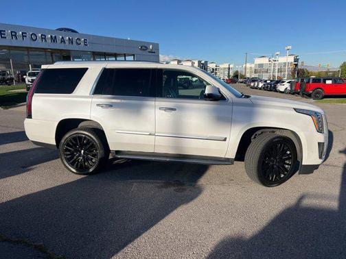 2019 Cadillac Escalade Luxury