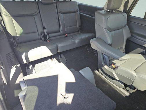 Star White Metallic Tri-Coat 2026 Ford Expedition Max Active 4x4