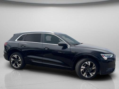 Black Metallic 2022 Audi e-tron Premium