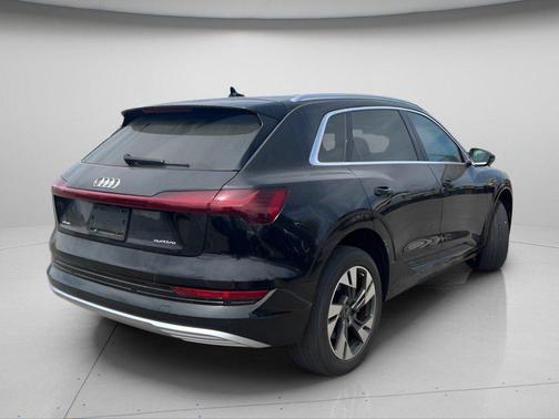Black Metallic 2022 Audi e-tron Premium