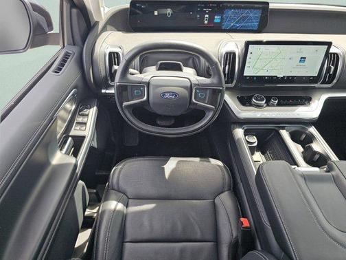 Black Metallic 2025 Ford Expedition Platinum