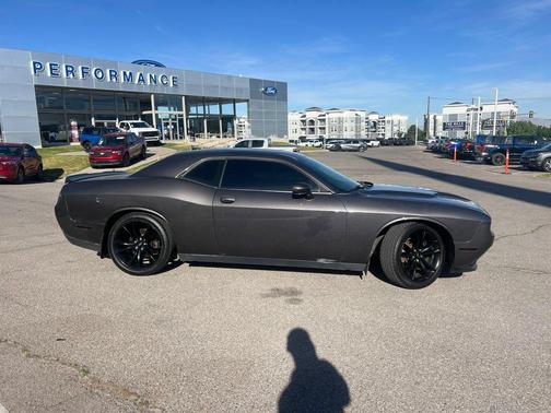 Granite Crystal Metallic Clearcoat 2018 Dodge Challenger SXT